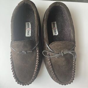 Minnetonka Men's Casey Moccasin Slippers Chocolate Sz 10